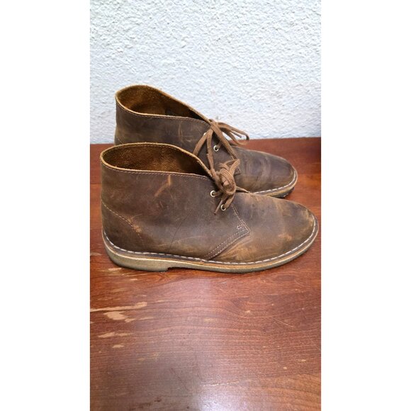 Clarks Women's Brown Leather Chukka Boots Size 7 Distressed with Lace-Up Closure - Picture 3 of 8